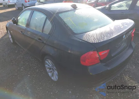 2011 BMW 328I xDrive z USA, uszkodzony, nr VIN WBAPK5C58BF125550